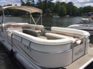 Sylvan Sunchaser pontoon rental 3