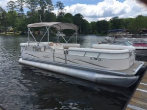 Sylvan Sunchaser pontoon rental 4