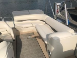 bennington-pontoon-rental-4
