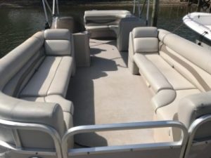 veranda-pontoon-boat-rental-3