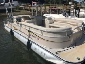 veranda-pontoon-boat-rental-5